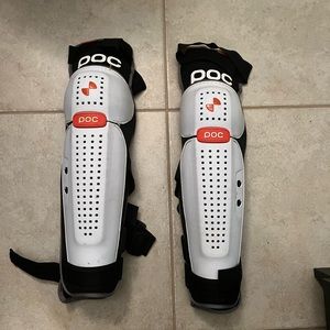 Mountain bike shin protectors